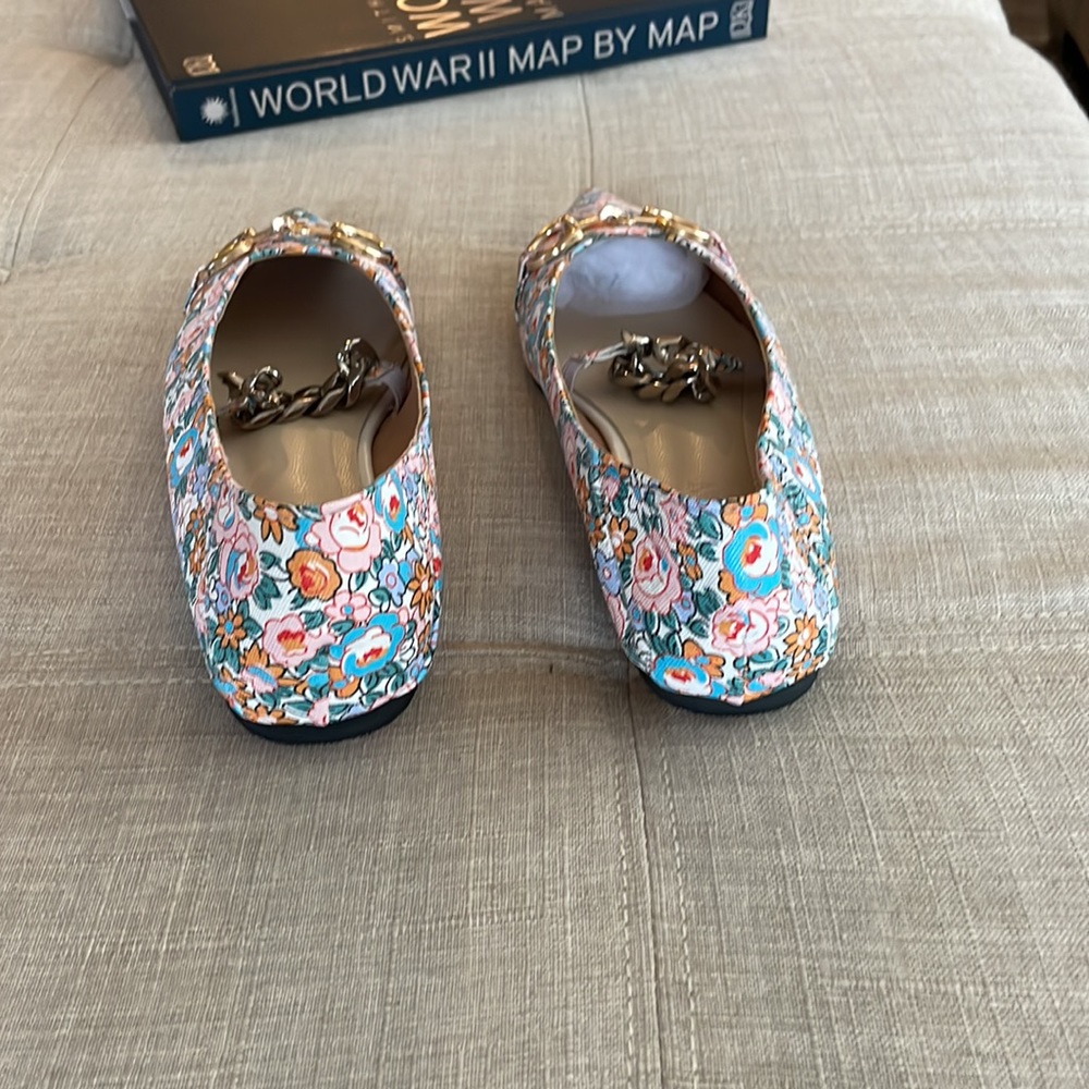 NWT Pointed Toe Chain Spring Flats Size 7.5 - Picture 3 of 9